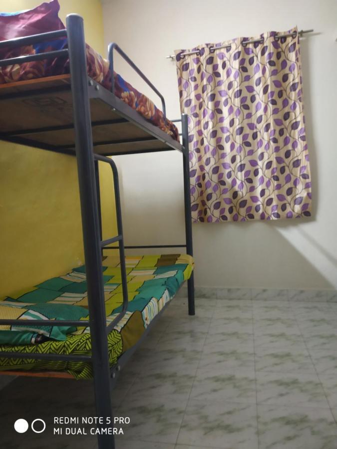 Easvari Grand Pg For Women - Female Only Hostel เชนไน ภายนอก รูปภาพ