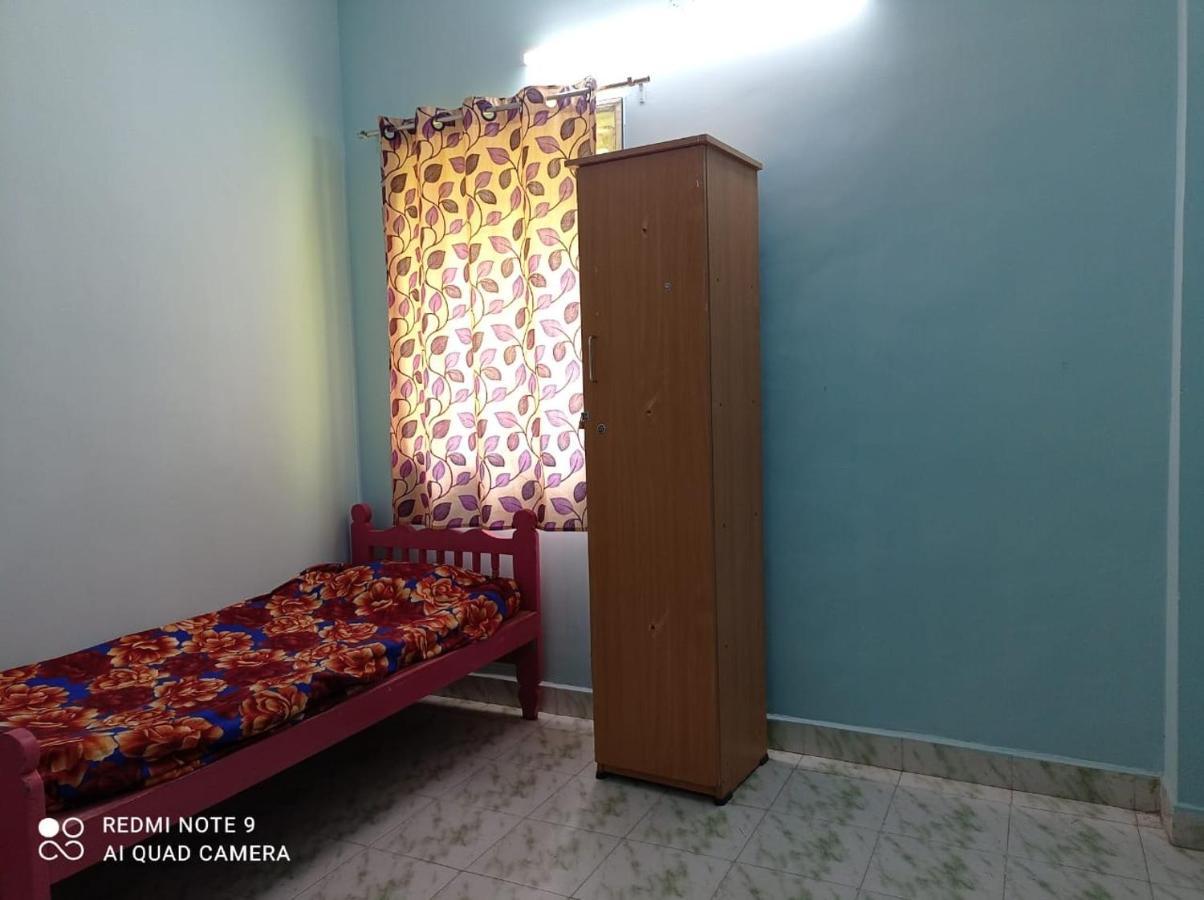 Easvari Grand Pg For Women - Female Only Hostel เชนไน ภายนอก รูปภาพ