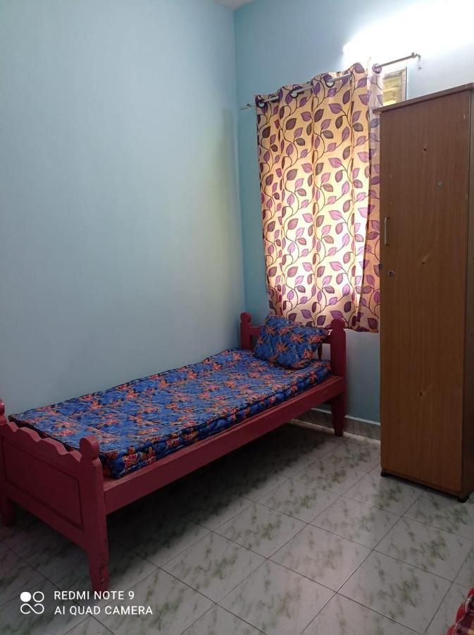 Easvari Grand Pg For Women - Female Only Hostel เชนไน ภายนอก รูปภาพ